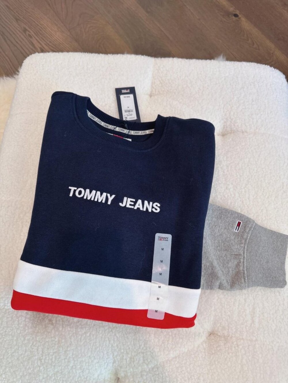 NWT Tommy Hilfiger Tommy Jeans Colour Block Crew Sweatshirt Size M
